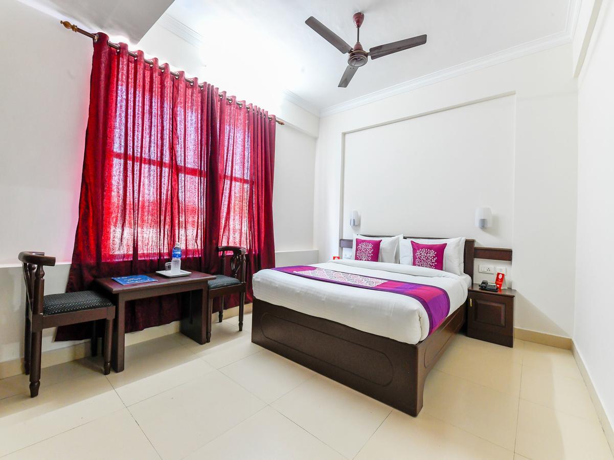 Oyo 11309 Hotel Green Land Residency Kochi Екстер'єр фото