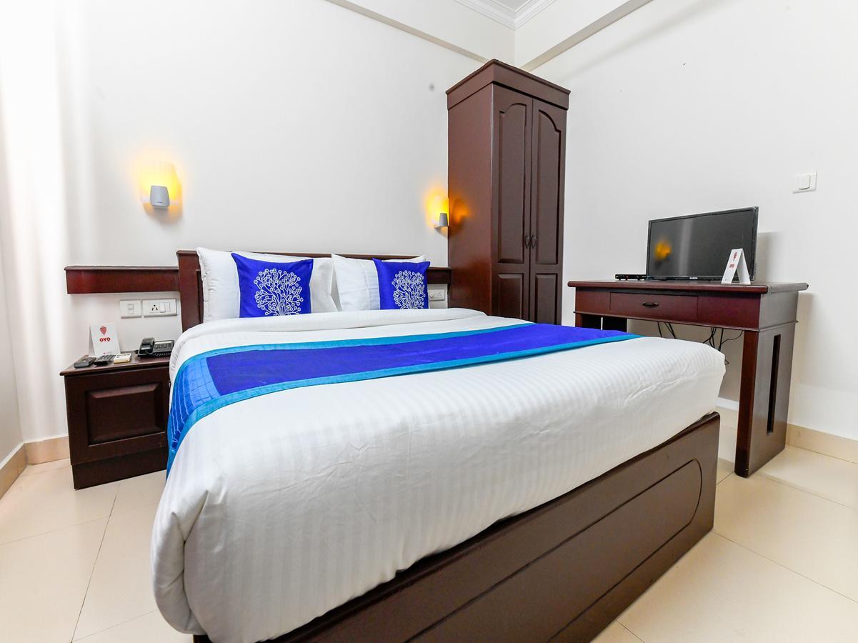 Oyo 11309 Hotel Green Land Residency Kochi Екстер'єр фото