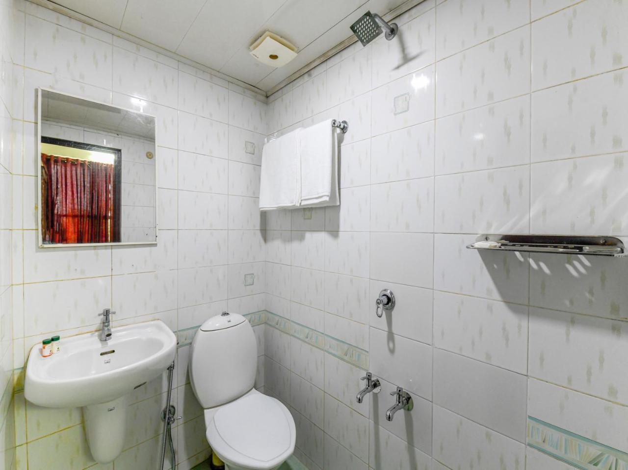 Oyo 11309 Hotel Green Land Residency Kochi Екстер'єр фото