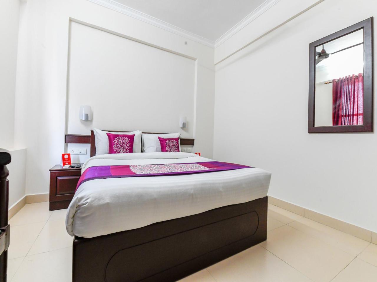 Oyo 11309 Hotel Green Land Residency Kochi Екстер'єр фото