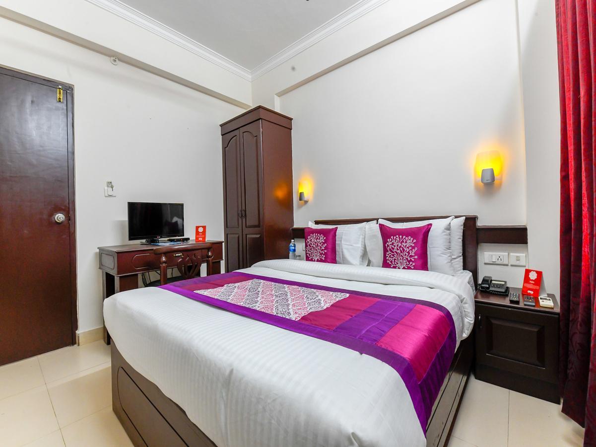 Oyo 11309 Hotel Green Land Residency Kochi Екстер'єр фото